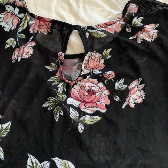 Almost Famous Sheer Top - Picture 7 of 14